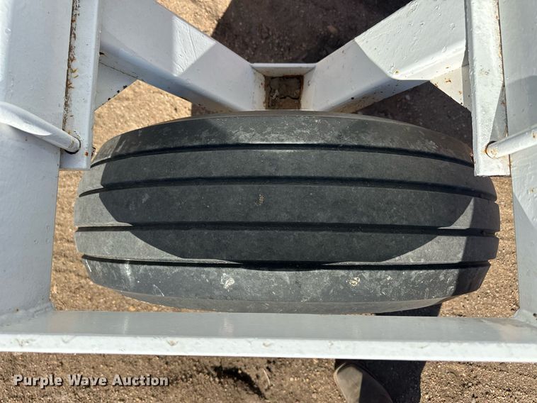 image for item EQ4633 NH3 tank trailer