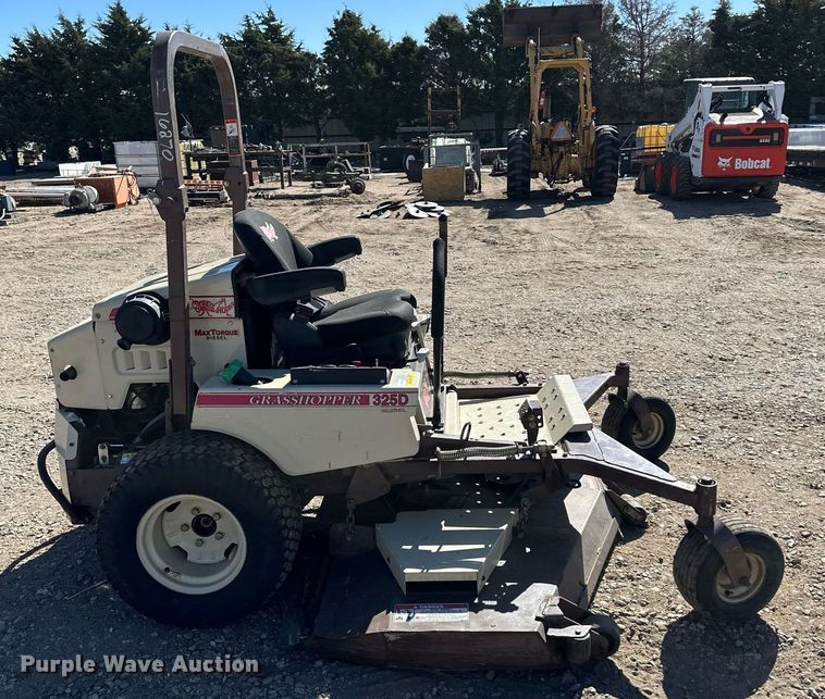 image for item EQ4635 Grasshopper 325D ZTR lawn mower