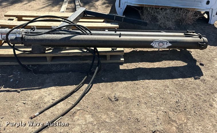 image for item EQ4640 Unverferth hydraulic auger