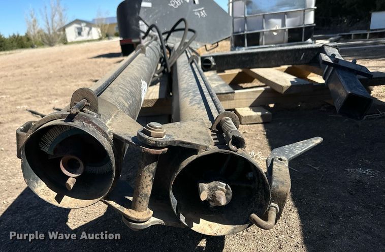 image for item EQ4640 Unverferth hydraulic auger