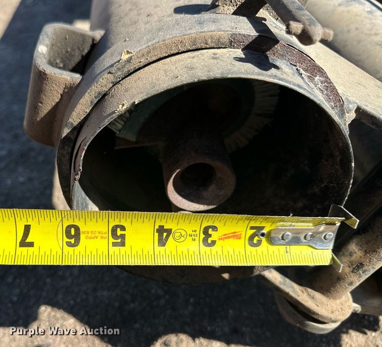 image for item EQ4640 Unverferth hydraulic auger