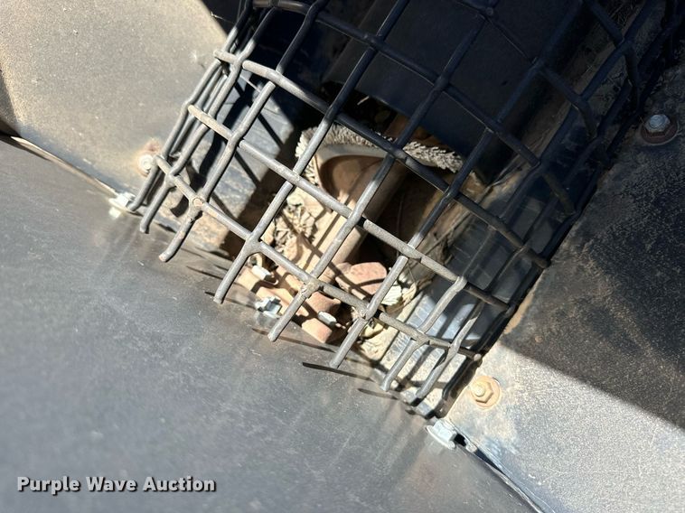 image for item EQ4640 Unverferth hydraulic auger