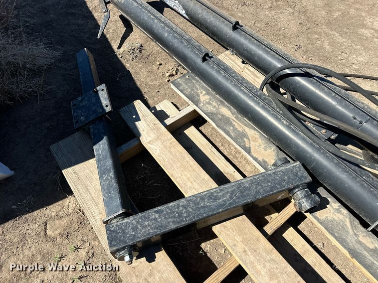 image for item EQ4640 Unverferth hydraulic auger