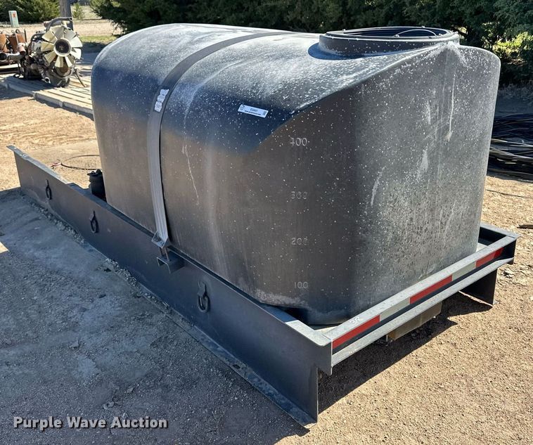 image for item EQ4641 Tanks