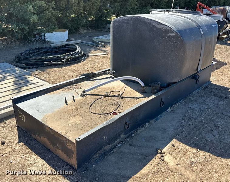 image for item EQ4641 Tanks