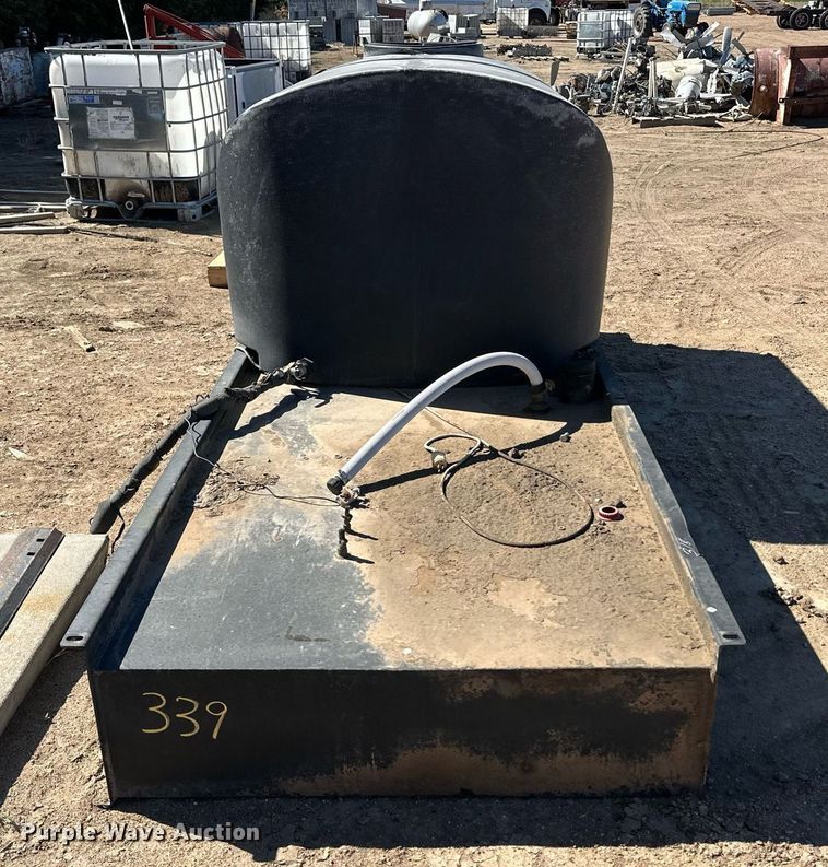 image for item EQ4641 Tanks