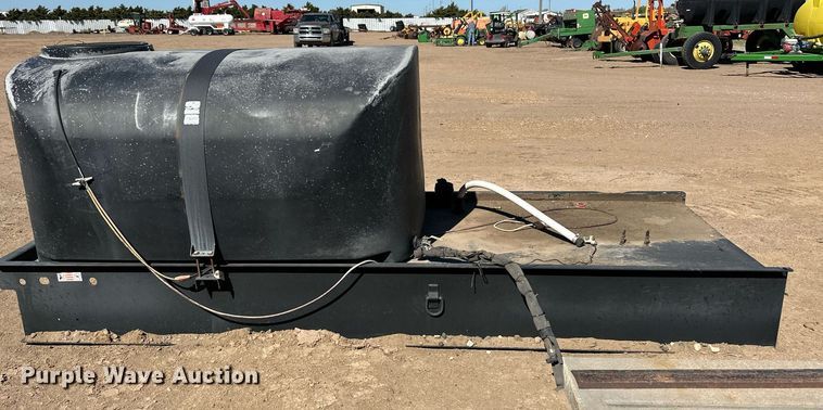 image for item EQ4641 Tanks