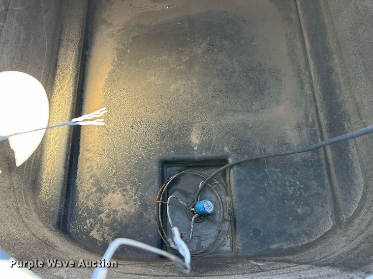 image for item EQ4641 Tanks