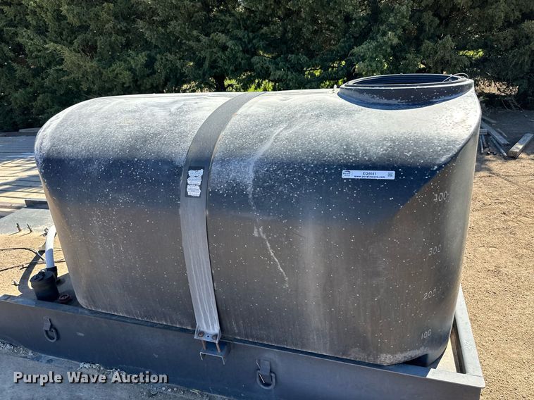 image for item EQ4641 Tanks