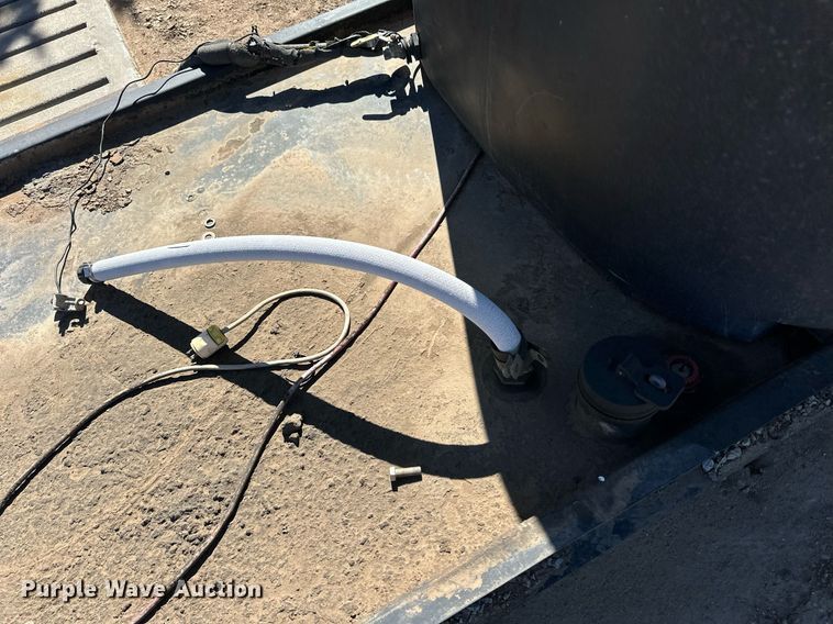 image for item EQ4641 Tanks