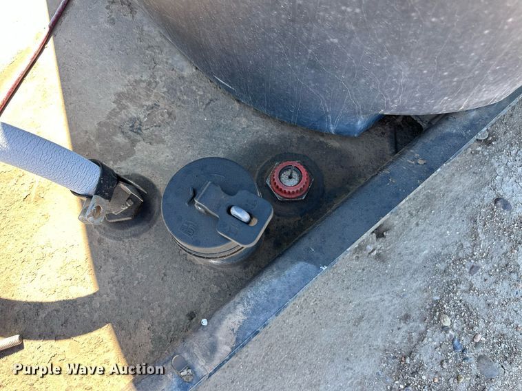 image for item EQ4641 Tanks