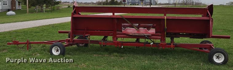 image for item EQ6995 Case 1063 corn head