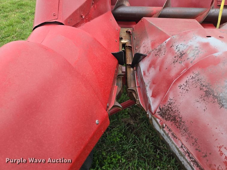 image for item EQ6995 Case 1063 corn head