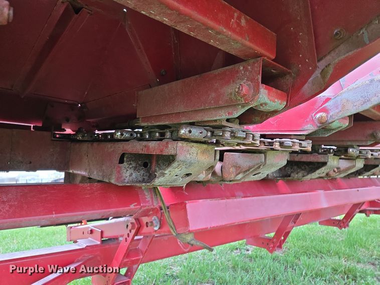 image for item EQ6995 Case 1063 corn head