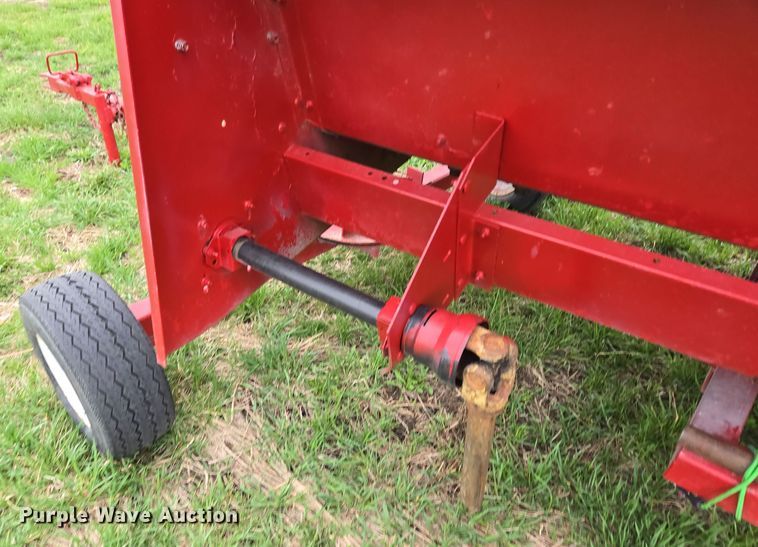 image for item EQ6995 Case 1063 corn head