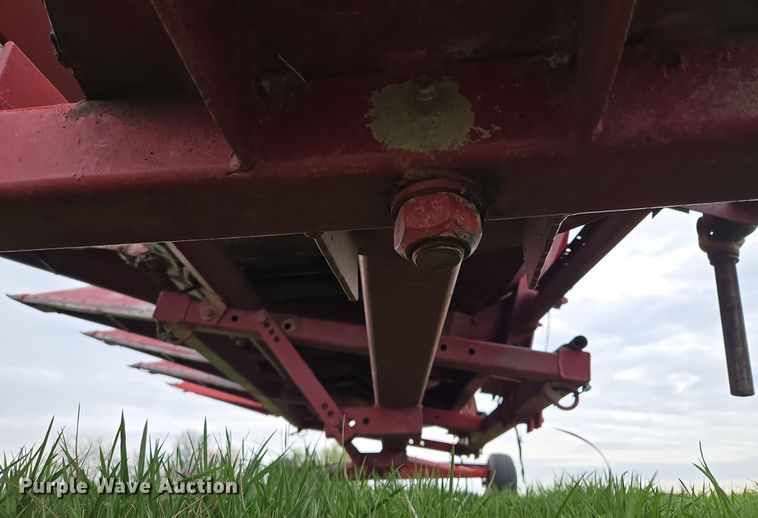 image for item EQ6995 Case 1063 corn head