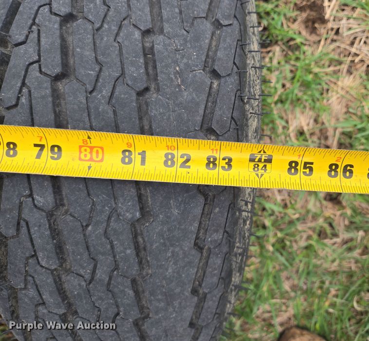 image for item EQ6995 Case 1063 corn head