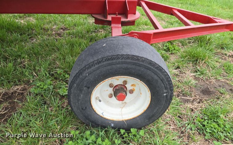 image for item EQ6995 Case 1063 corn head