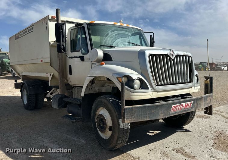 image for item ER8902 2012 International WorkStar 7400  feed mixer truck