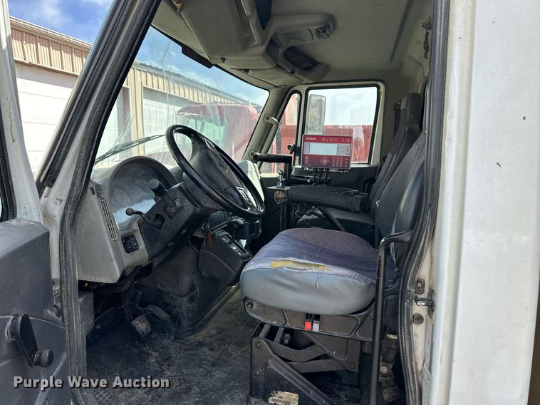 image for item ER8902 2012 International WorkStar 7400  feed mixer truck