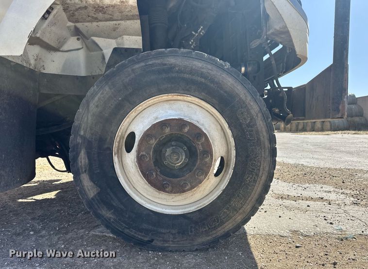 image for item ER8902 2012 International WorkStar 7400  feed mixer truck