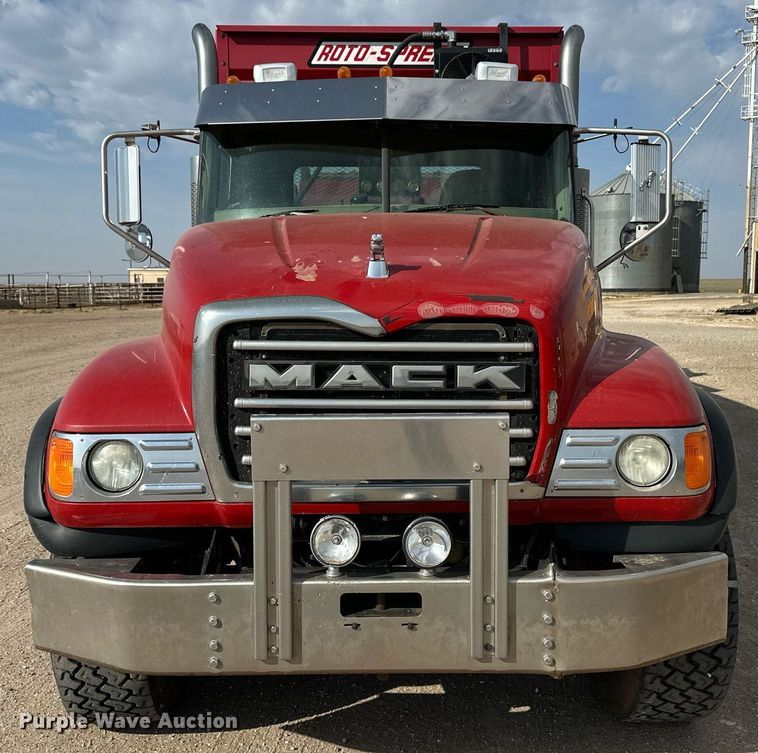 image for item ER8904 2006 Mack CV713 manure spreader truck