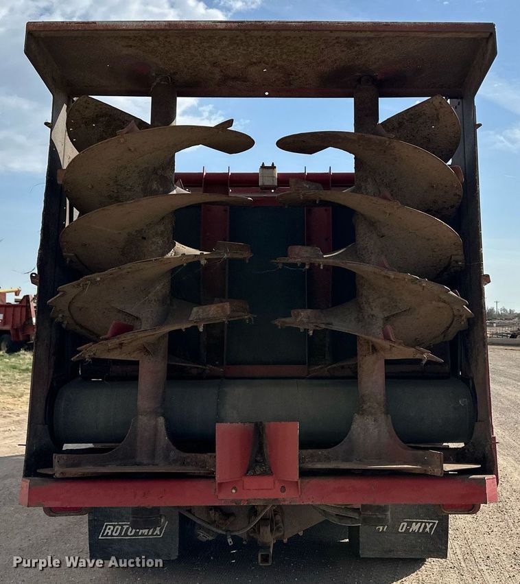 image for item ER8904 2006 Mack CV713 manure spreader truck