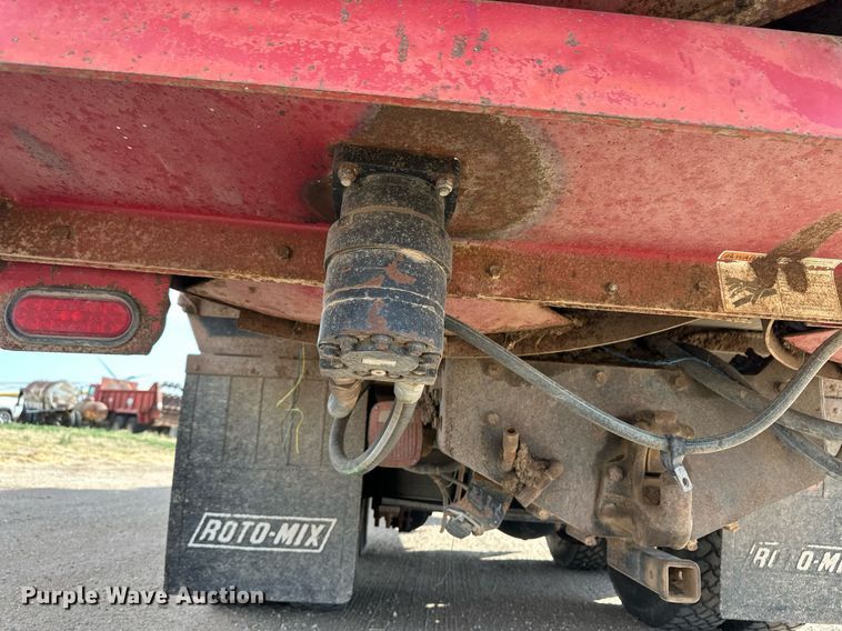 image for item ER8904 2006 Mack CV713 manure spreader truck