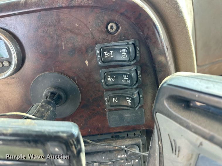 image for item ER8904 2006 Mack CV713 manure spreader truck