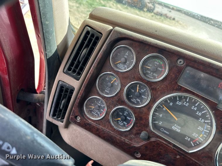 image for item ER8904 2006 Mack CV713 manure spreader truck