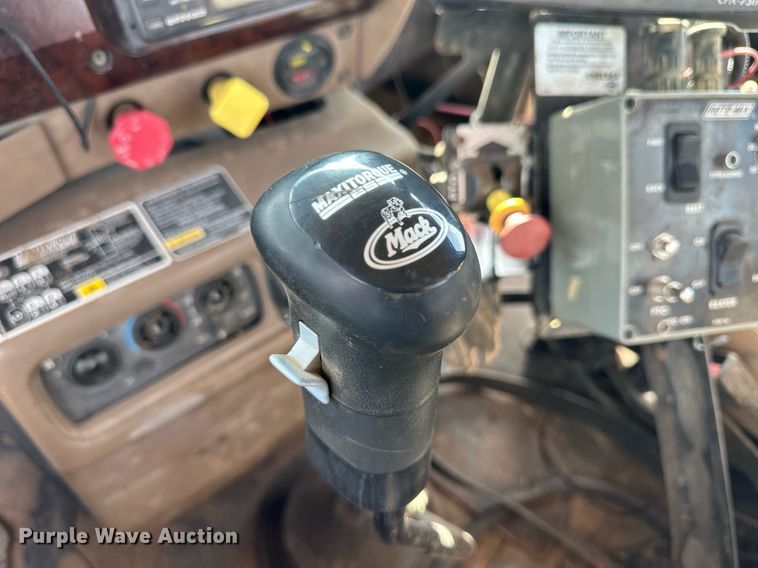 image for item ER8904 2006 Mack CV713 manure spreader truck