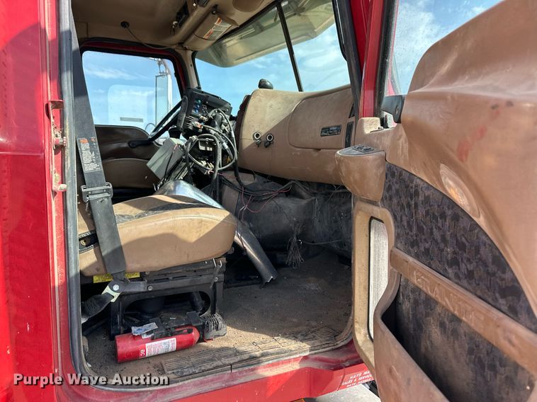 image for item ER8904 2006 Mack CV713 manure spreader truck