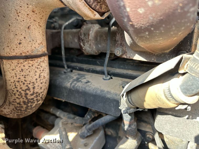 image for item ER8904 2006 Mack CV713 manure spreader truck