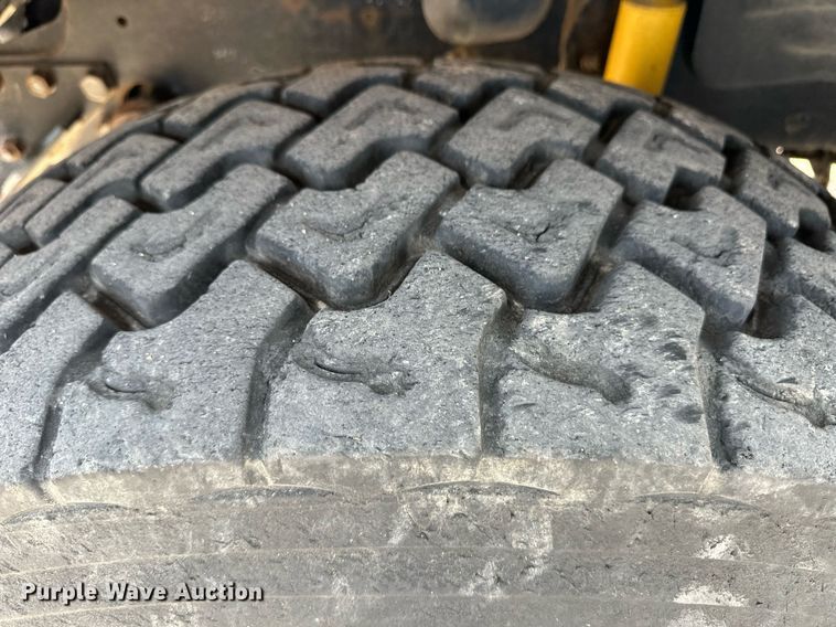 image for item ER8904 2006 Mack CV713 manure spreader truck