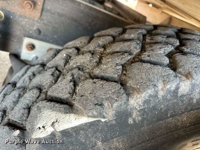 image for item ER8904 2006 Mack CV713 manure spreader truck