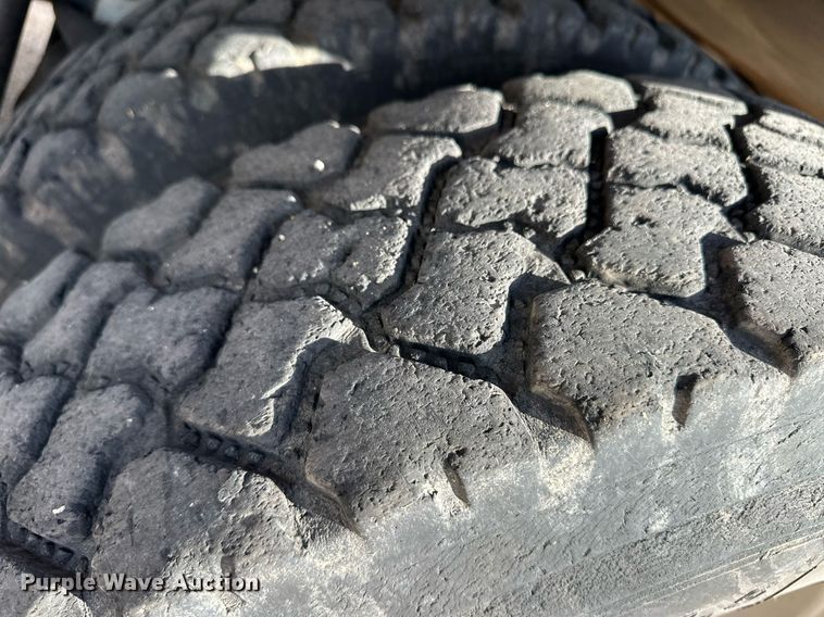 image for item ER8904 2006 Mack CV713 manure spreader truck