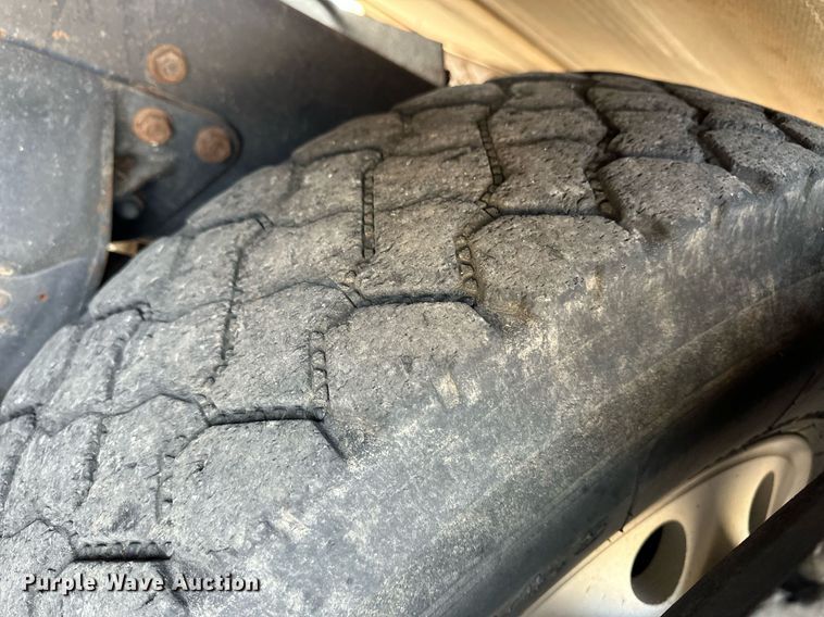 image for item ER8904 2006 Mack CV713 manure spreader truck