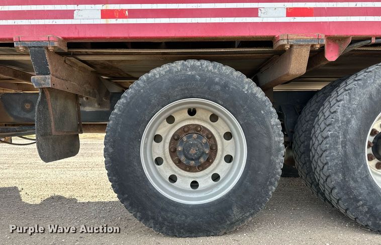 image for item ER8904 2006 Mack CV713 manure spreader truck