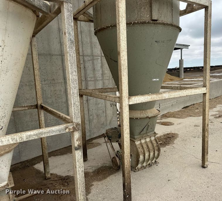 image for item ER8988 Vertical conveyor