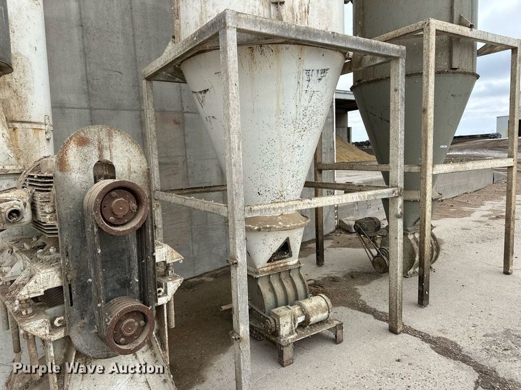 image for item ER8989 Vertical conveyor