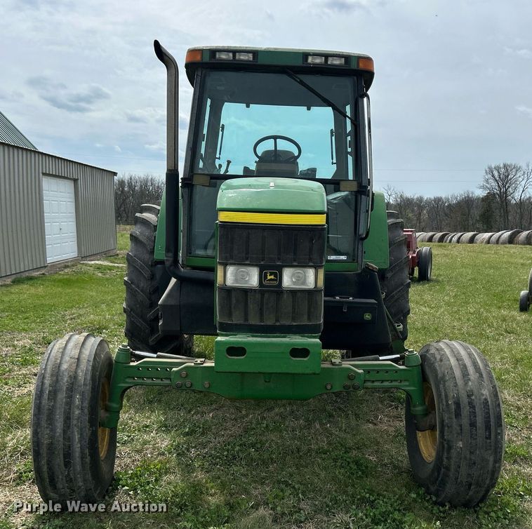 image for item ND9403 1997 John Deere 7210 tractor