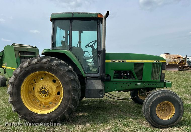 image for item ND9403 1997 John Deere 7210 tractor