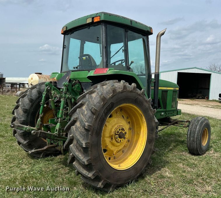 image for item ND9403 1997 John Deere 7210 tractor