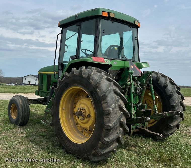 image for item ND9403 1997 John Deere 7210 tractor