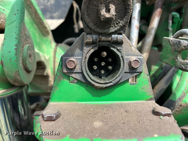 image for item ND9403 1997 John Deere 7210 tractor