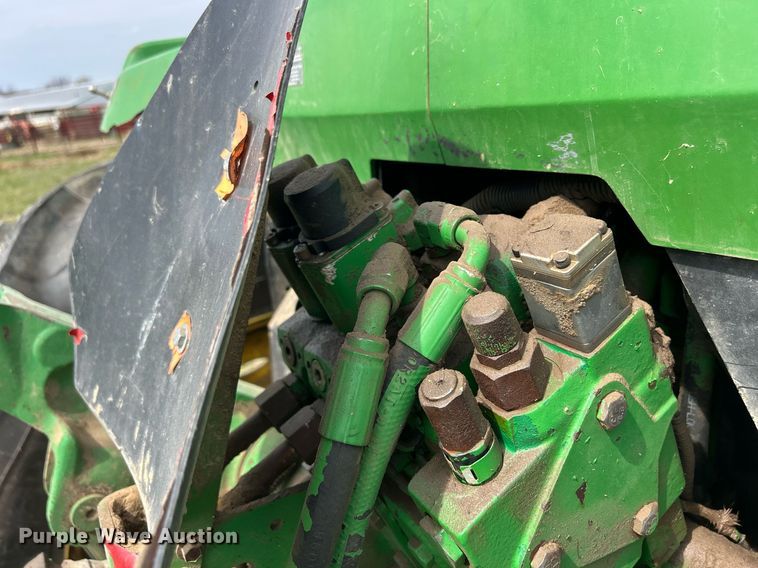 image for item ND9403 1997 John Deere 7210 tractor