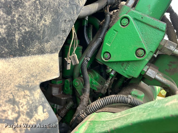 image for item ND9403 1997 John Deere 7210 tractor