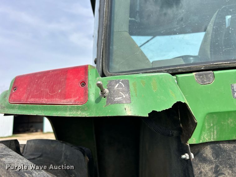 image for item ND9403 1997 John Deere 7210 tractor