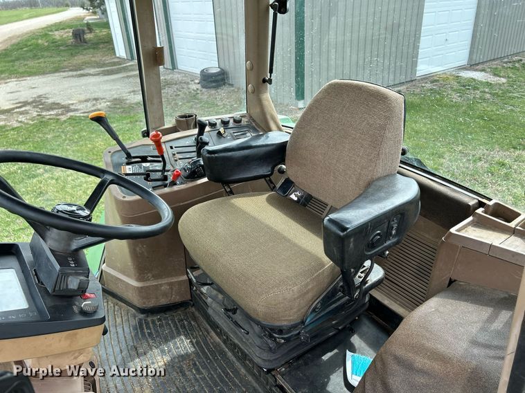 image for item ND9403 1997 John Deere 7210 tractor