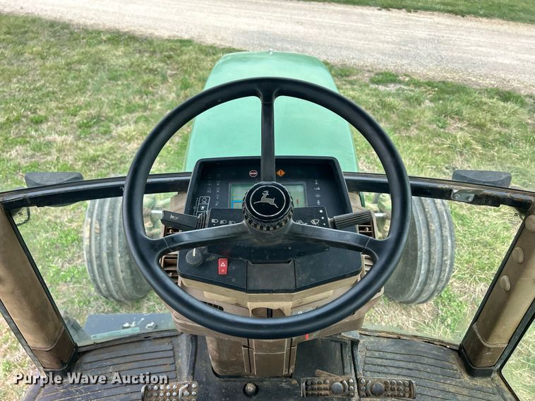 image for item ND9403 1997 John Deere 7210 tractor